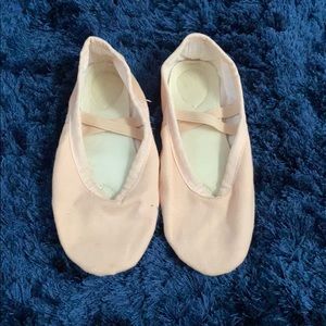 Adjustable pink ballet shoes